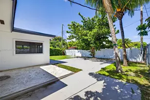 17150 NE 18th Ave, North Miami Beach, FL 33162 - Photo 35