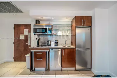 1060 Ocean Dr #D206, Miami Beach, FL 33139 - Photo 17