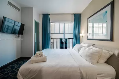 1060 Ocean Dr #D206, Miami Beach, FL 33139 - Photo 9