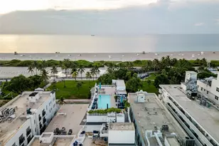 1060 Ocean Dr, Miami Beach, FL 33139 - Photo 15