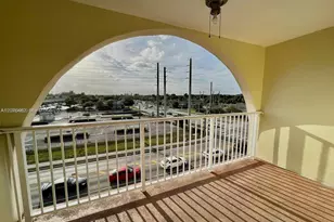 7010 NW 186th St, Hialeah, FL 33015 - Photo 13