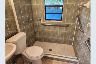2129 NW 44th St #2129, Miami, FL 33142 - Photo 5