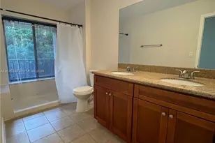 16498 NE 26th Ave, North Miami Beach, FL 33160 - Photo 11