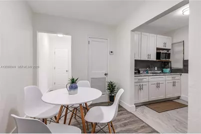327 NE 55th St #FURNISHED, Miami, FL 33137 - Photo 5