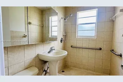 6371 SW 39th St, Miami, FL 33155 - Photo 11