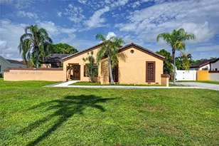 15660 SW 152nd Pl, Miami, FL 33187 - Photo 1