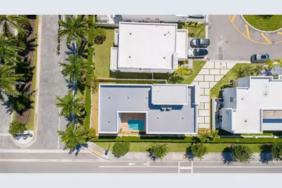 10381 NW 67th Ter, Doral, FL 33178 - Photo 7