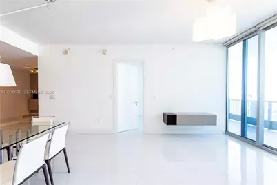 200 Biscayne Blvd Wy #4512, Miami, FL 33131 - Photo 9