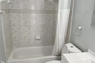 1072 NW 139th Terrace, Pembroke Pines, FL 33028 - Photo 9