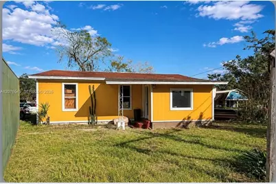 398 Cypress Ave, Pahokee, FL 33476 - Photo 3