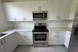 519 NE 208th Terrace, Miami, FL 33179 - Photo 15