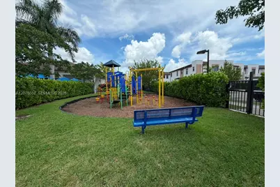 519 NE 208th Ter, Miami, FL 33179 - Photo 35