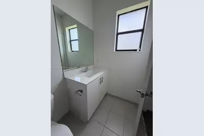 519 NE 208th Ter, Miami, FL 33179 - Photo 21