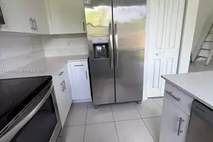 519 NE 208th Terrace, Miami, FL 33179 - Photo 5