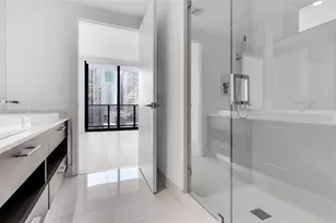 45 SW 9th St, Miami, FL 33130 - Photo 19
