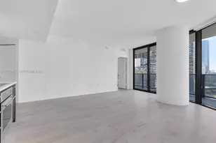45 SW 9th St, Miami, FL 33130 - Photo 15
