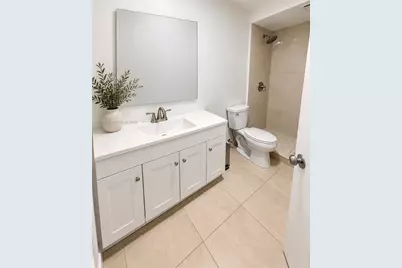 8290 Lake Dr #445, Doral, FL 33166 - Photo 11