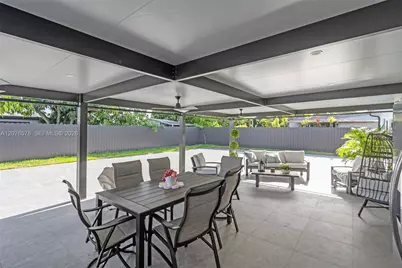 1270 W 64th Ter, Hialeah, FL 33012 - Photo 27