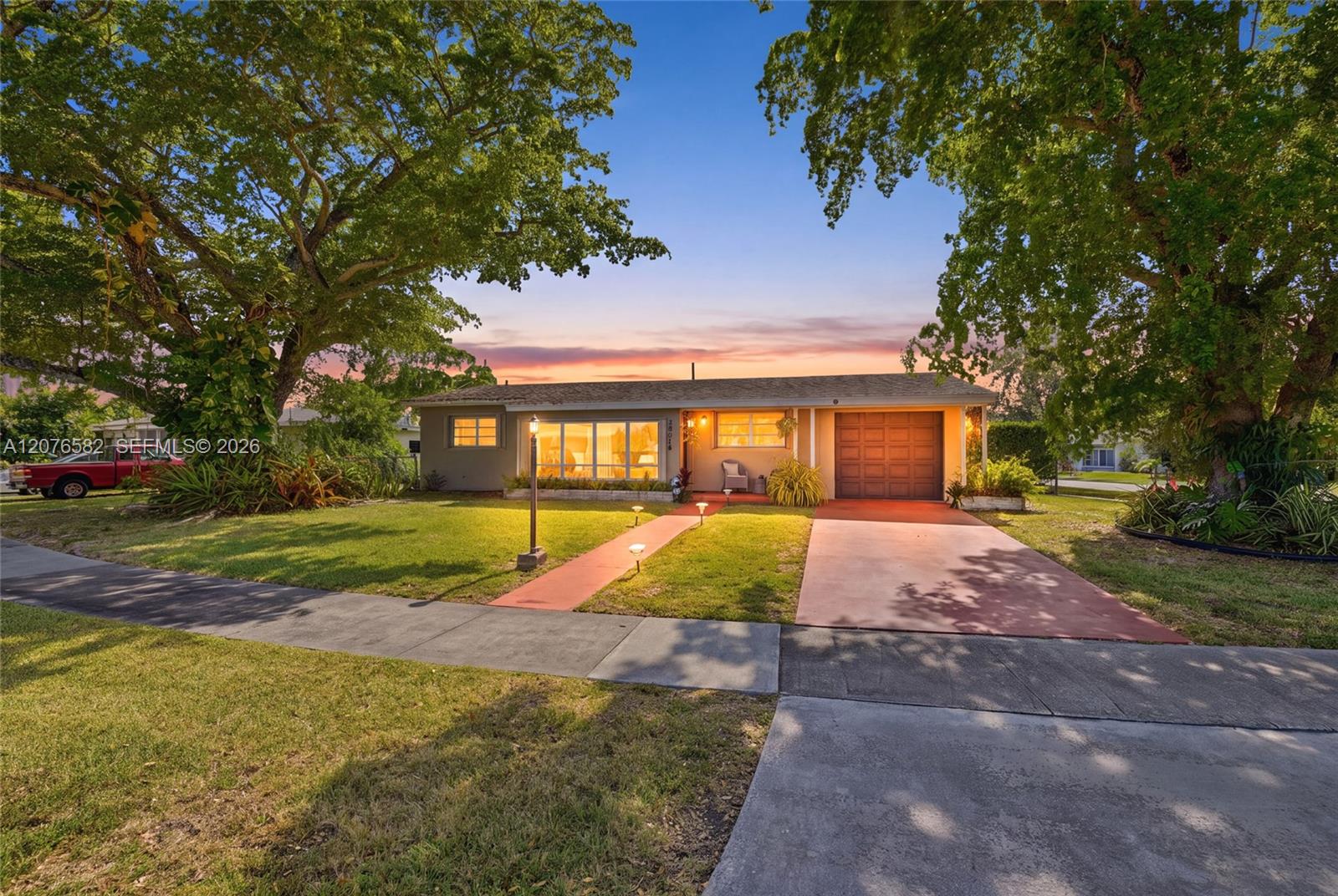 20510 Jacaranda Rd - 20510 Jacaranda Rd, Cutler Bay, FL 33189 Luxury Property | Jose Angel Pina