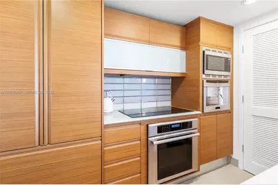 5875 Collins Ave #903, Miami Beach, FL 33140 - Photo 7
