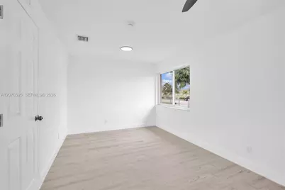 2572 NW 20th St, Fort Lauderdale, FL 33311 - Photo 15