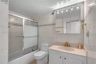 4101 Pine Tree Dr, Miami Beach, FL 33140 - Photo 27