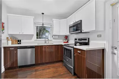 704 NE 88th St, Miami, FL 33138 - Photo 9