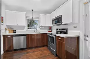 704 NE 88th St, Miami, FL 33138 - Photo 9