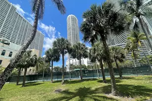 1750 N Bayshore Dr, Miami, FL 33132 - Photo 3