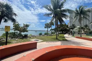 1750 N Bayshore Dr, Miami, FL 33132 - Photo 33