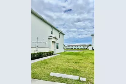 871 SE Grovebush Ln, Port Saint Lucie, FL 34984 - Photo 5