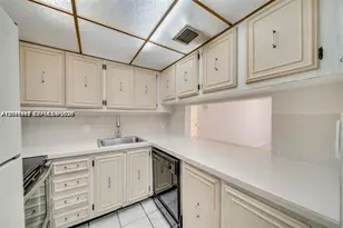 4848 NW 24th Ct, Lauderdale Lakes, FL 33313 - Photo 7
