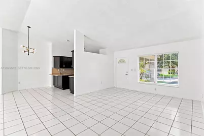 19181 NW 89th Ave, Hialeah, FL 33018 - Photo 11
