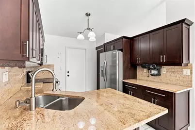 19181 NW 89th Ave, Hialeah, FL 33018 - Photo 15