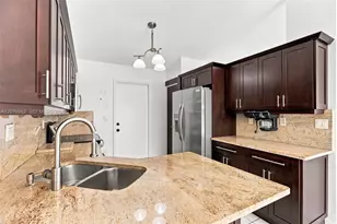 19181 NW 89th Ave, Hialeah, FL 33018 - Photo 15