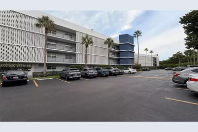 879 NE 195th St #425, Miami, FL 33179 - Photo 31
