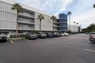 879 NE 195th St, Miami, FL 33179 - Photo 31