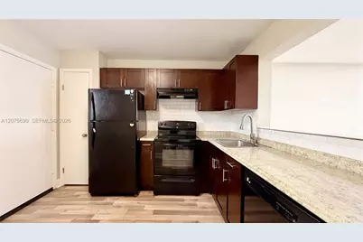 879 NE 195th St #425, Miami, FL 33179 - Photo 3