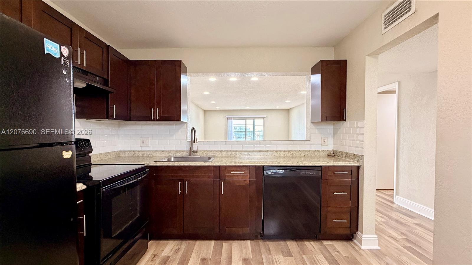 879 NE 195th St #425 - 879 NE 195th St #425, Miami, FL 33179 Luxury Property | Jose Angel Pina