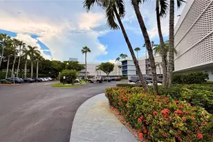 879 NE 195th St, Miami, FL 33179 - Photo 29