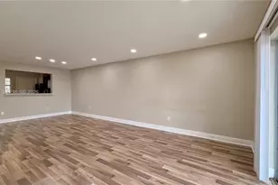 879 NE 195th St, Miami, FL 33179 - Photo 9