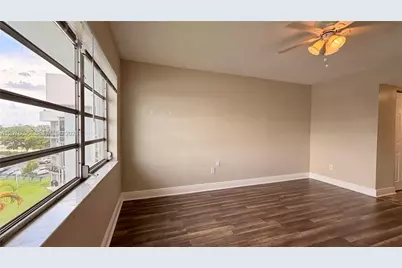 879 NE 195th St #425, Miami, FL 33179 - Photo 17