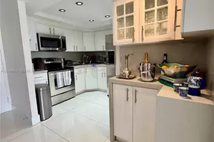 1450 Brickell Bay Dr, Miami, FL 33131 - Photo 7
