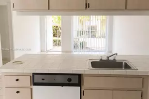 15401 SW 81st Cir Ln, Miami, FL 33193 - Photo 5