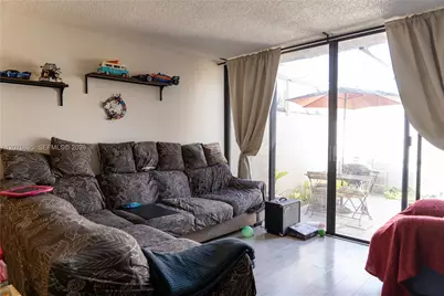 1541 NW 113th Ave, Pembroke Pines, FL 33026 - Photo 9