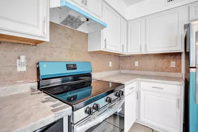 4511 Treehouse Ln #B, Tamarac, FL 33319 - Photo 3