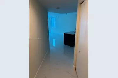 500 Brickell Ave #3210, Miami, FL 33131 - Photo 9