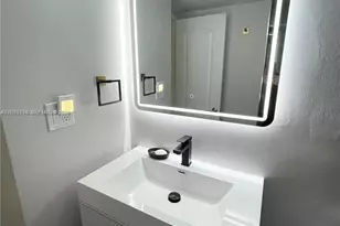 5600 Collins Ave, Miami Beach, FL 33140 - Photo 27