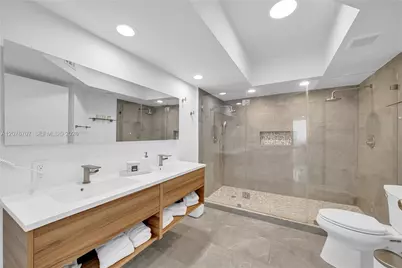 16425 Collins Ave #712, Sunny Isles Beach, FL 33160 - Photo 17