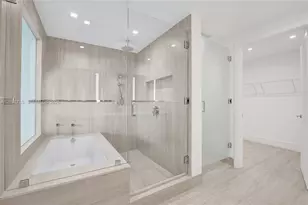 2411 Laguna Cir, North Miami, FL 33181 - Photo 43